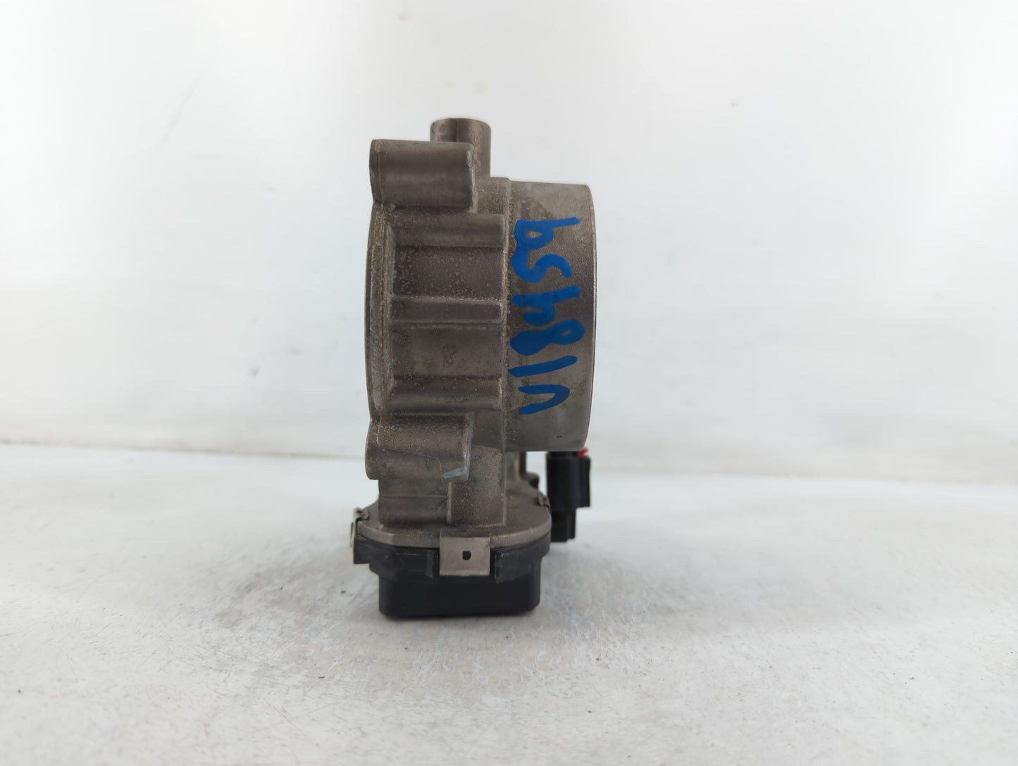 2016 Dodge Ram 1500 Throttle Body P/N:53034251AB Fits Fits 2012 2013 2014 2015 2017 2018 2019 2020 2021 2022 OEM Used Auto P