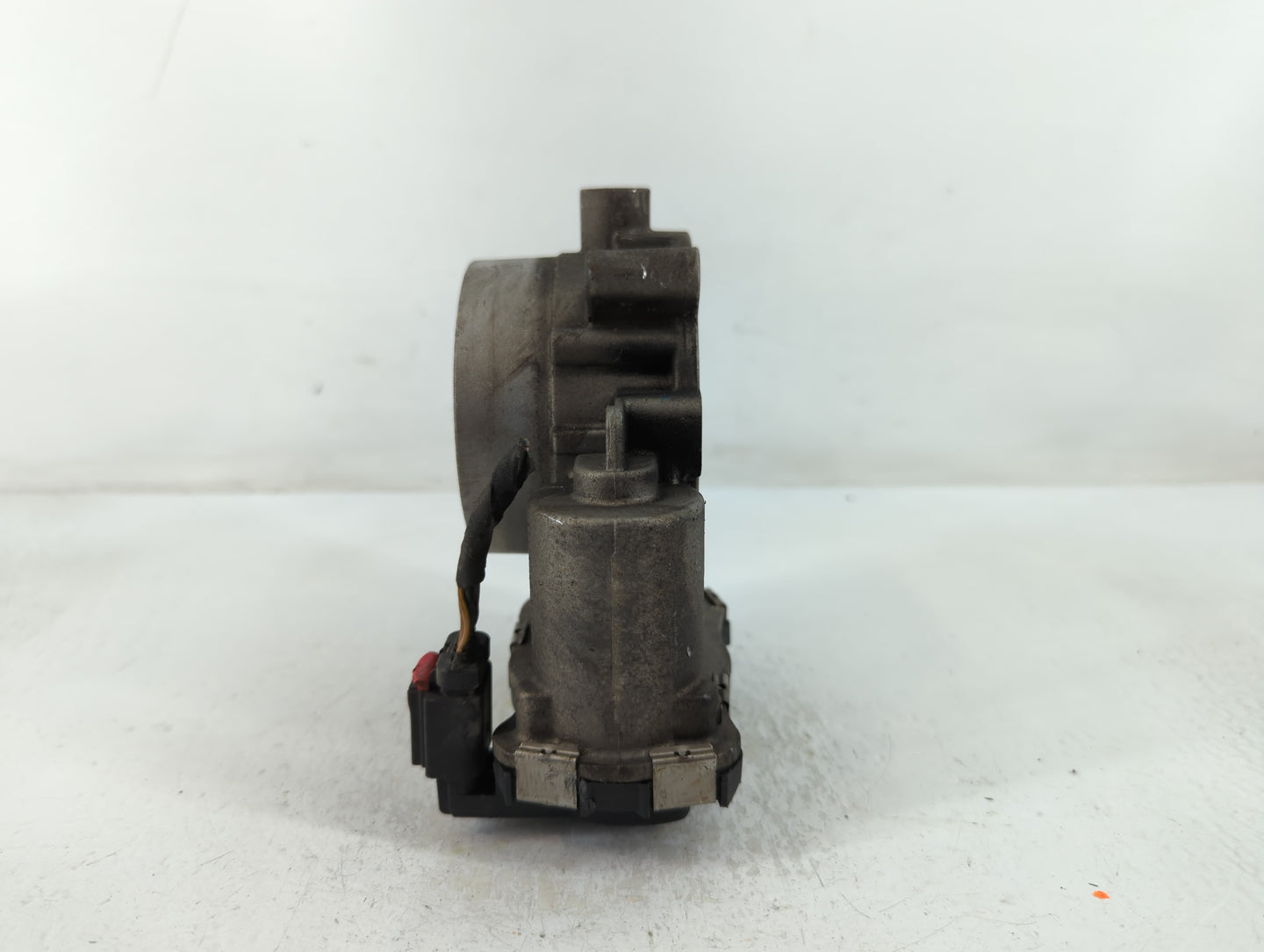 2016 Dodge Ram 1500 Throttle Body P/N:53034251AB Fits Fits 2012 2013 2014 2015 2017 2018 2019 2020 2021 2022 OEM Used Auto P