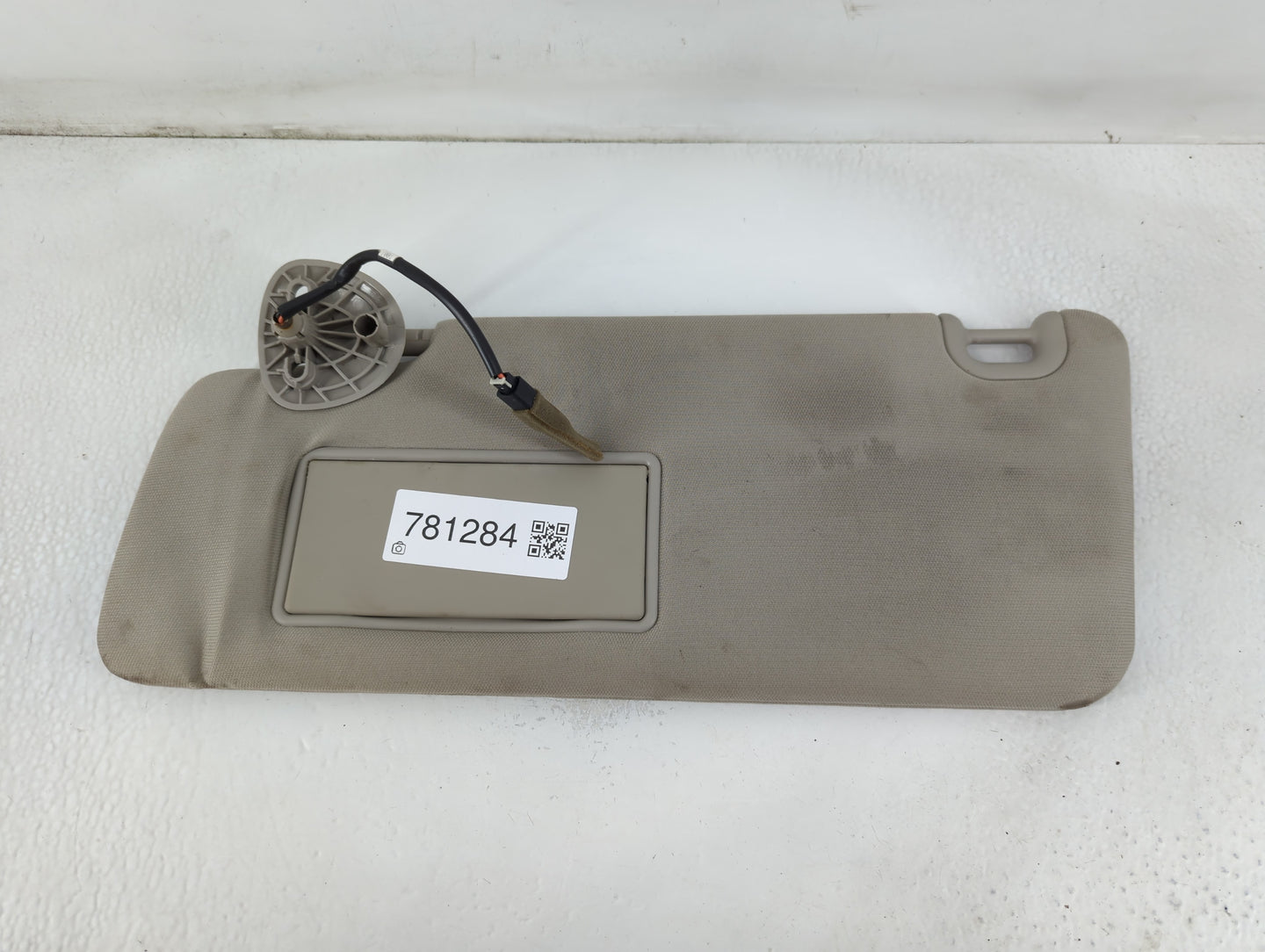 2016 Dodge Ram 1500 Sun Visor Shade Replacement Driver Left Mirror Fits Fits 2015 2017 2018 2019 2020 OEM Used Auto Parts - 
