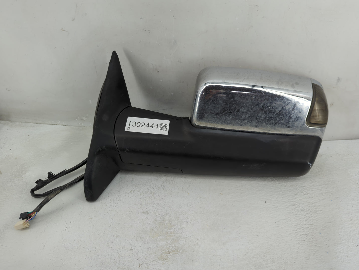 2016 Dodge Ram 2500 Driver Side View Mirror - Left Door Mirror OEM Used - Oemusedautoparts1.com