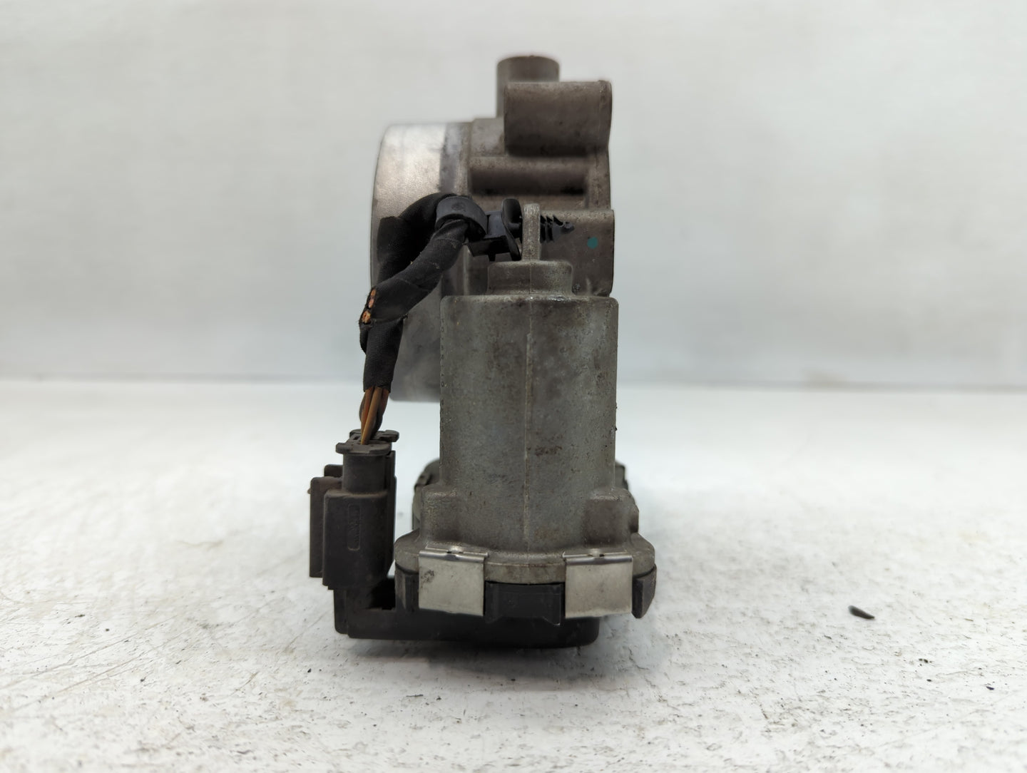 2016 Dodge Ram 2500 Throttle Body P/N:530 34251 AB Fits Fits 2012 2013 2014 2015 2017 2018 2019 2020 2021 2022 OEM Used Auto