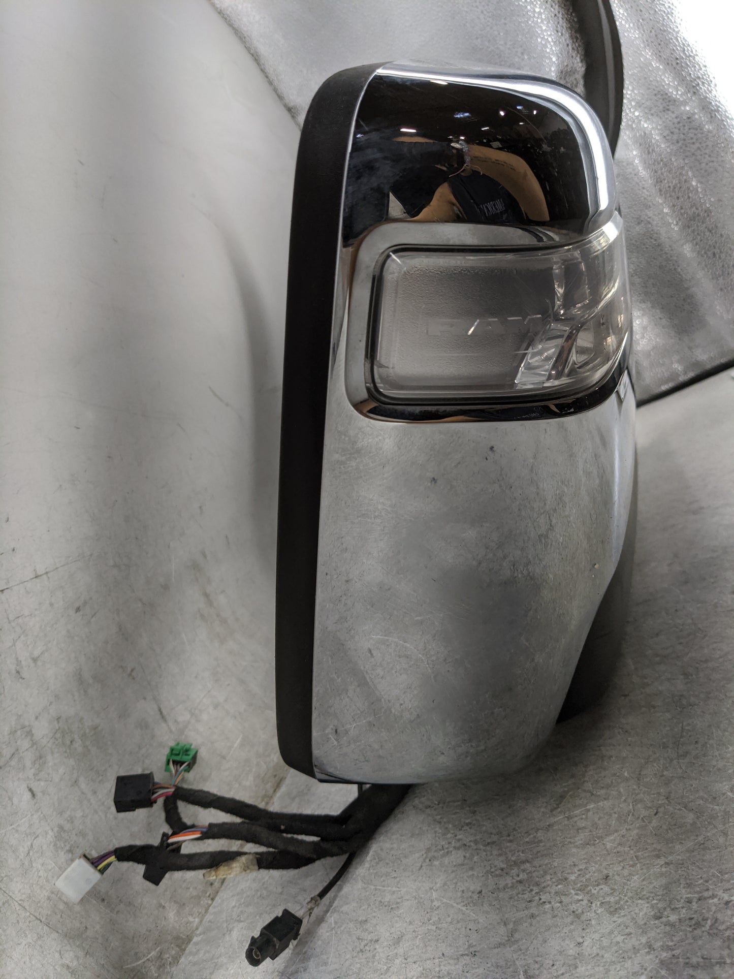 2016 Dodge Ram 3500 Driver Side View Mirror - Left Door Mirror OEM Used - Oemusedautoparts1.com