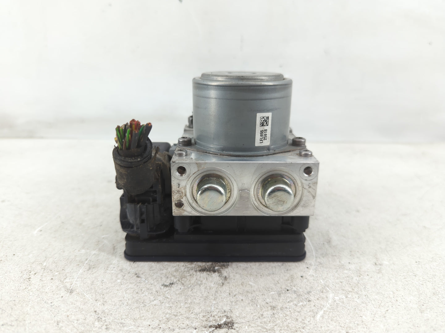 2016 Fiat 500 ABS Pump Control Module Replacement P/N:52026543 Fits OEM Used Auto Parts - Oemusedautoparts1.com