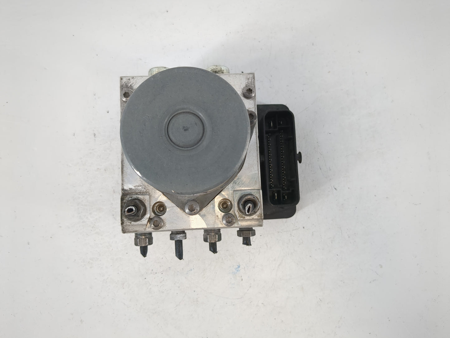 2016 Fiat 500 ABS Pump Control Module Replacement P/N:51920753 Fits OEM Used Auto Parts - Oemusedautoparts1.com