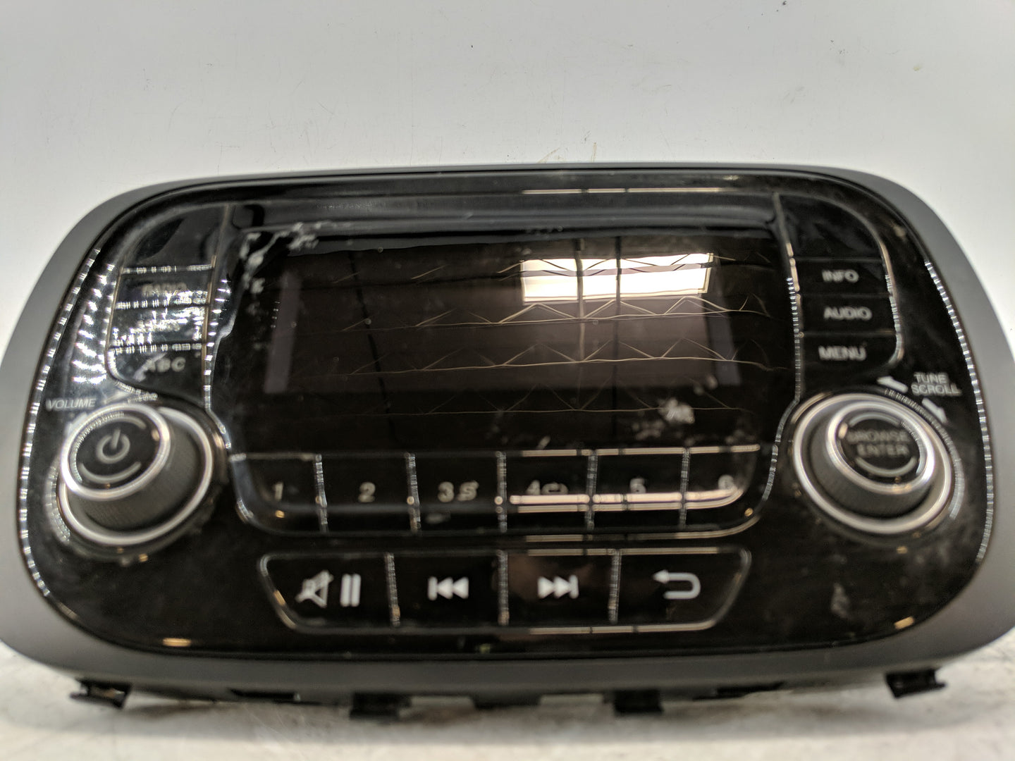 2016 Fiat 500 Radio AM FM Cd Player Receiver Replacement P/N:07356379130 Fits OEM Used Auto Parts - Oemusedautoparts1.com