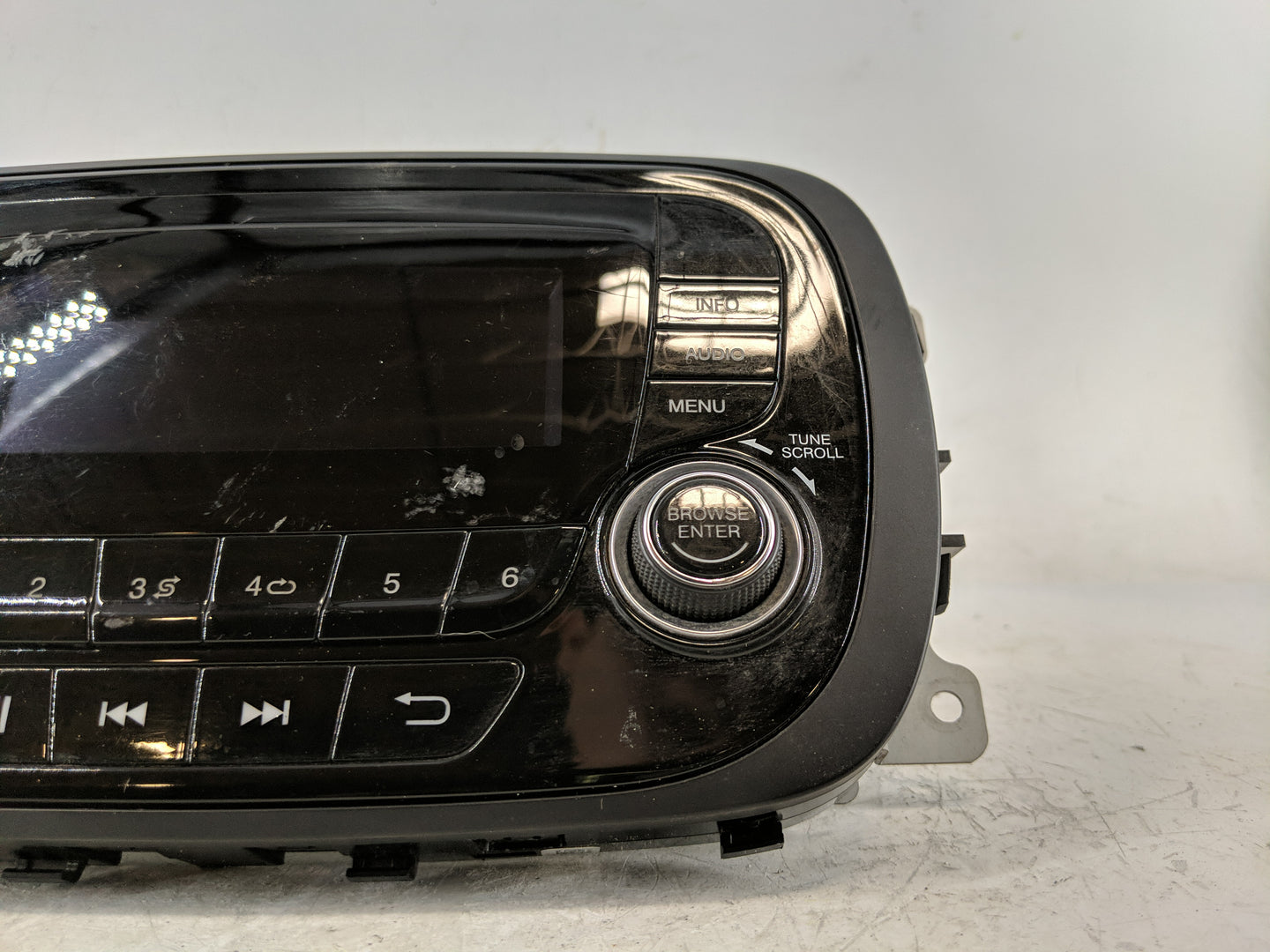 2016 Fiat 500 Radio AM FM Cd Player Receiver Replacement P/N:07356379130 Fits OEM Used Auto Parts - Oemusedautoparts1.com