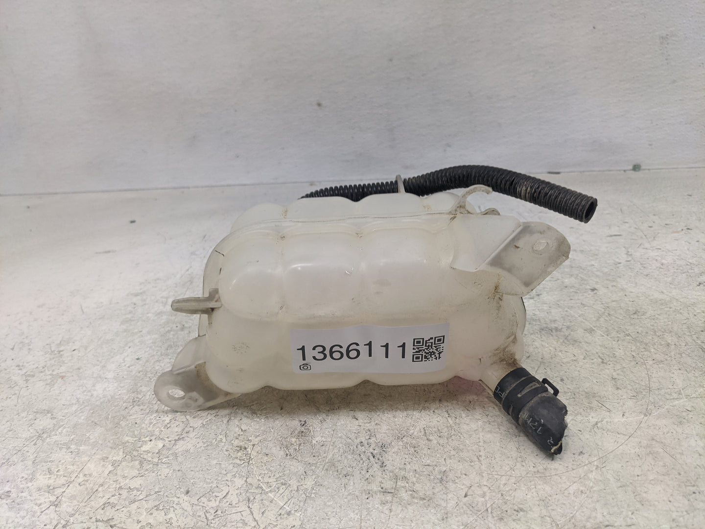 2012-2017 Fiat 500 Windshield Washer Fluid Reservoir Bottle Oem - Oemusedautoparts1.com