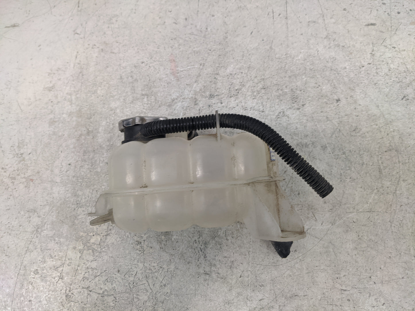 2012-2017 Fiat 500 Windshield Washer Fluid Reservoir Bottle Oem - Oemusedautoparts1.com