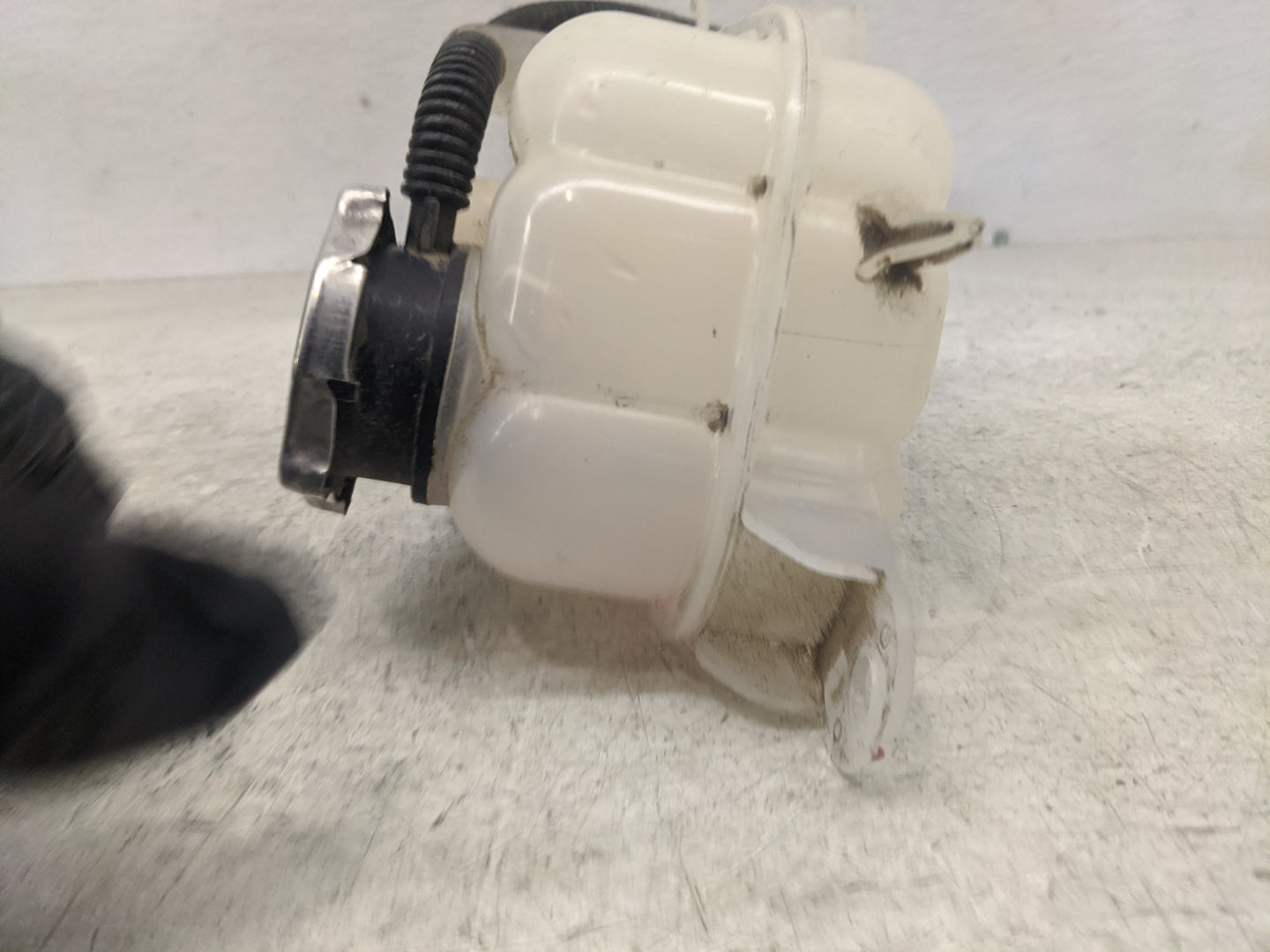 2012-2017 Fiat 500 Windshield Washer Fluid Reservoir Bottle Oem - Oemusedautoparts1.com