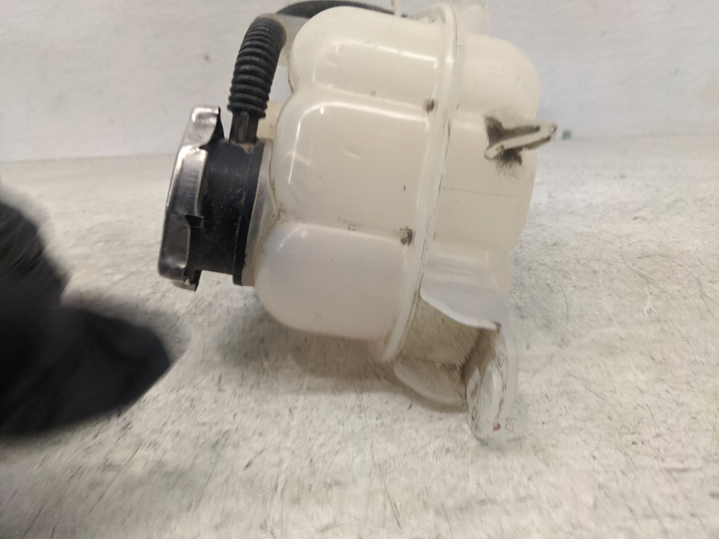 2012-2017 Fiat 500 Windshield Washer Fluid Reservoir Bottle Oem - Oemusedautoparts1.com