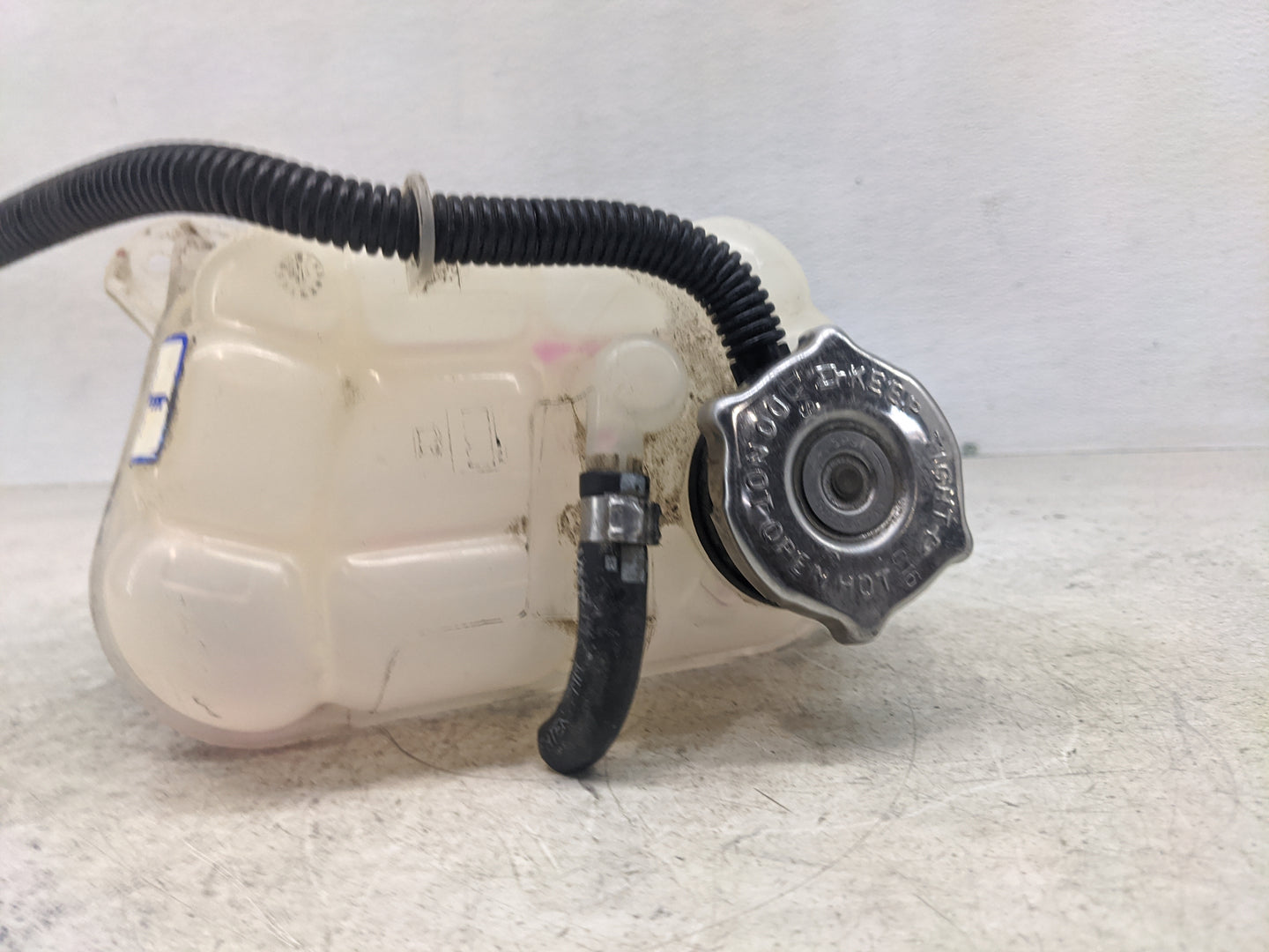 2012-2017 Fiat 500 Windshield Washer Fluid Reservoir Bottle Oem - Oemusedautoparts1.com