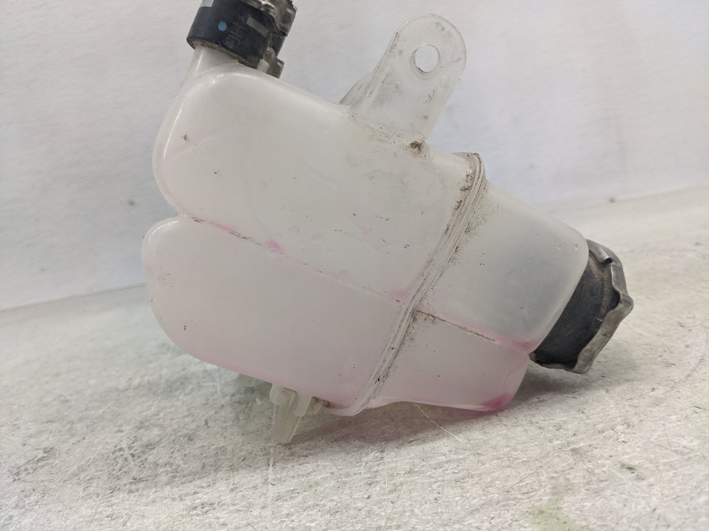 2012-2017 Fiat 500 Windshield Washer Fluid Reservoir Bottle Oem - Oemusedautoparts1.com