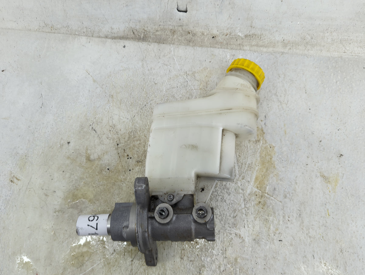 Fiat 500 Brake Master Cylinder 1496715 - Oemusedautoparts1.com