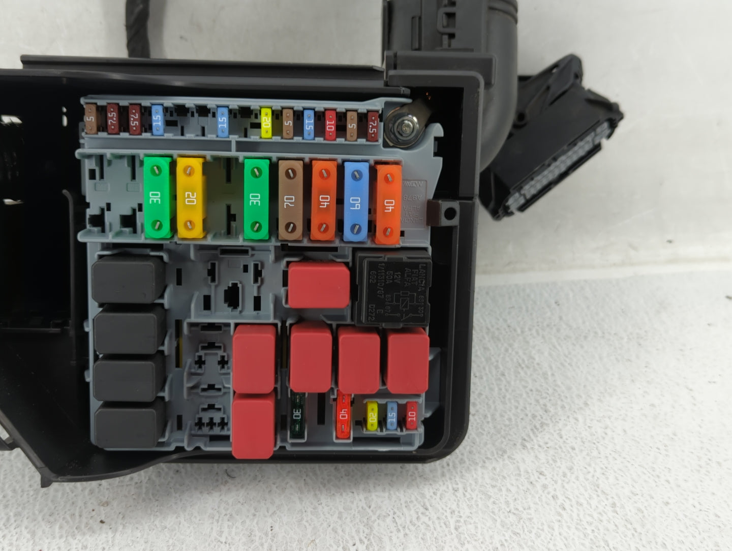 2012-2017 Fiat 500 Fusebox Fuse Box Panel Relay Module P/N:53100999 Fits Fits 2012 2013 2014 2015 2016 2017 OEM Used Auto Pa