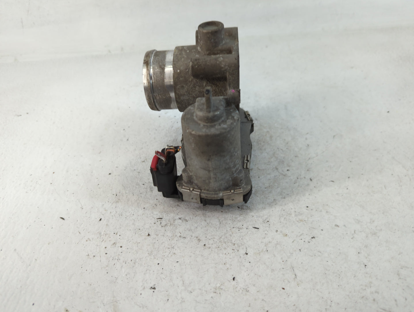 2013-2017 Fiat 500 Throttle Body P/N:04892945AA Fits Fits 2013 2014 2015 2016 2017 OEM Used Auto Parts - Oemusedautoparts1.c