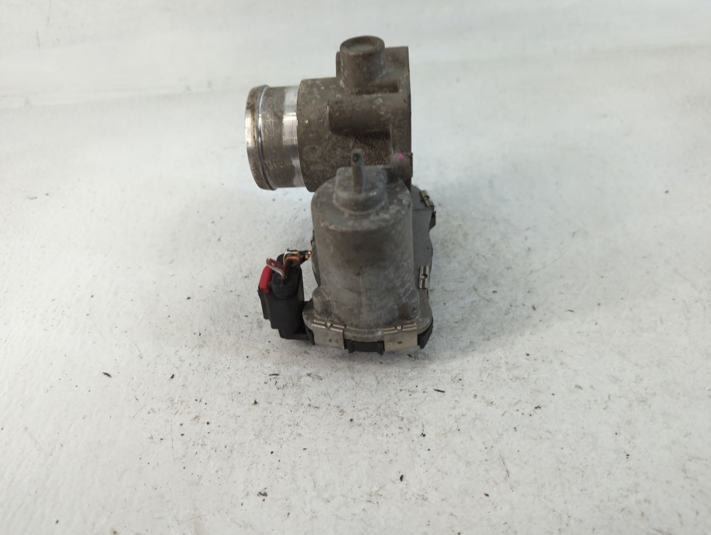 2013-2017 Fiat 500 Throttle Body P/N:04892945AA Fits Fits 2013 2014 2015 2016 2017 OEM Used Auto Parts - Oemusedautoparts1.c