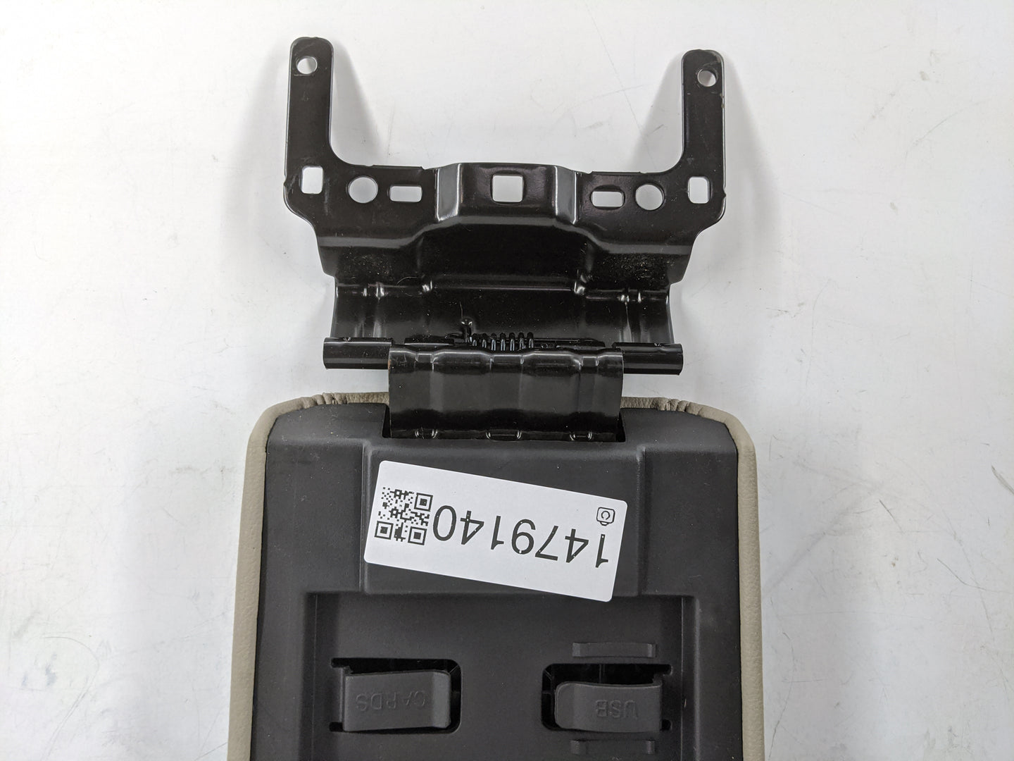 2016 Ford C-Max Center Console Armrest Cover Lid Fits OEM Used Auto Parts - Oemusedautoparts1.com