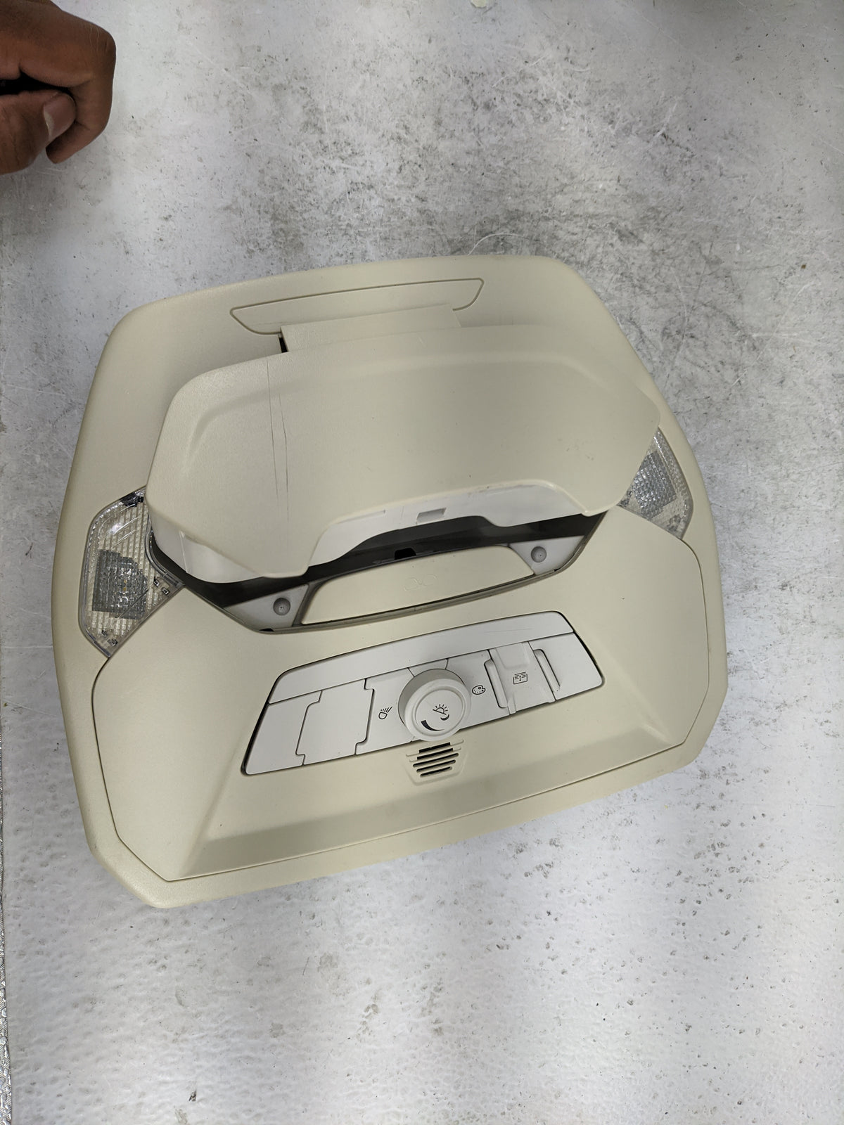 2016 Ford Cmax Overhead Roof Console Tan - Oemusedautoparts1.com