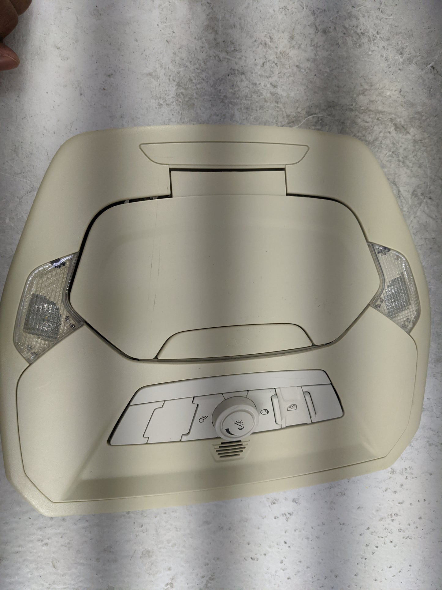 2016 Ford Cmax Overhead Roof Console Tan - Oemusedautoparts1.com