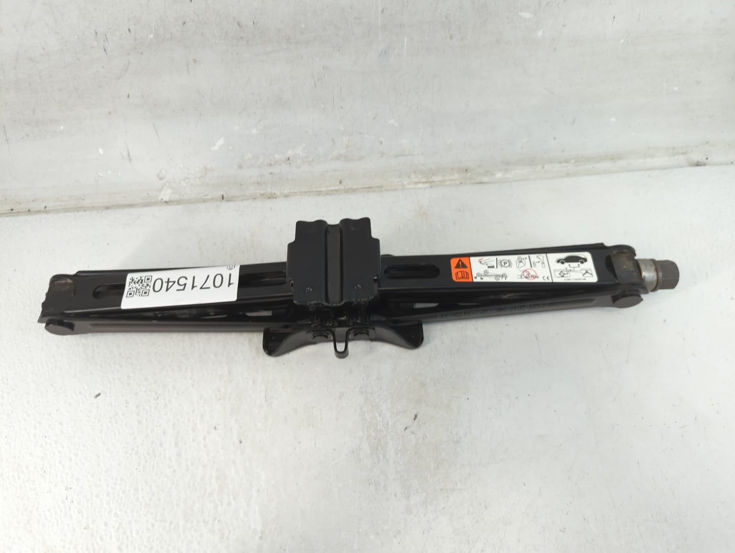 2016 Ford Edge Spare Scissor Car Jack - Oemusedautoparts1.com