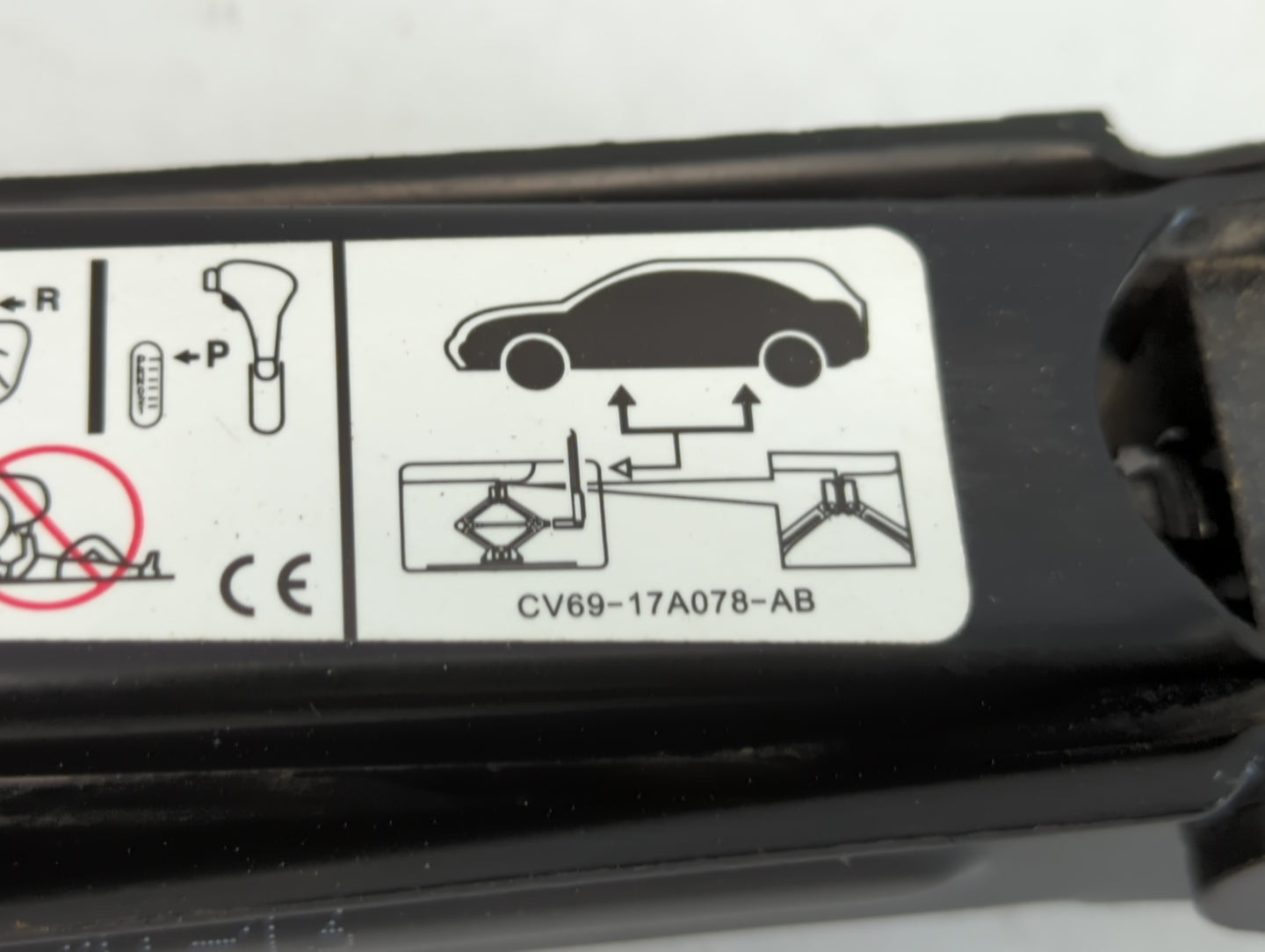2016 Ford Edge Spare Scissor Car Jack - Oemusedautoparts1.com