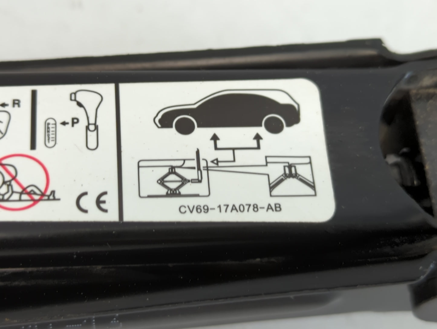2016 Ford Edge Spare Scissor Car Jack - Oemusedautoparts1.com