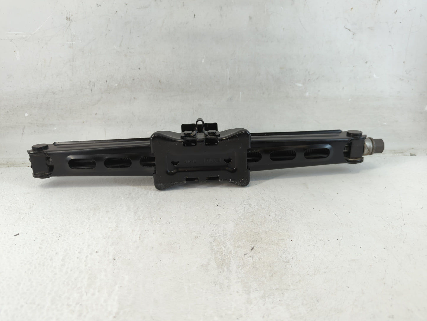 2016 Ford Edge Spare Scissor Car Jack - Oemusedautoparts1.com