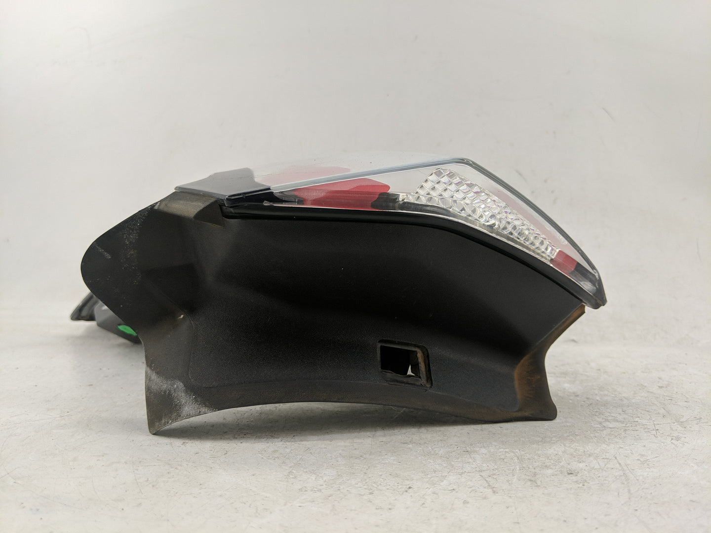 2015-2018 Ford Edge Tail Light Assembly Passenger Right OEM P/N:FT4B-13404-D FT4B-13404-C Fits Fits 2015 2016 2017 2018 OEM 