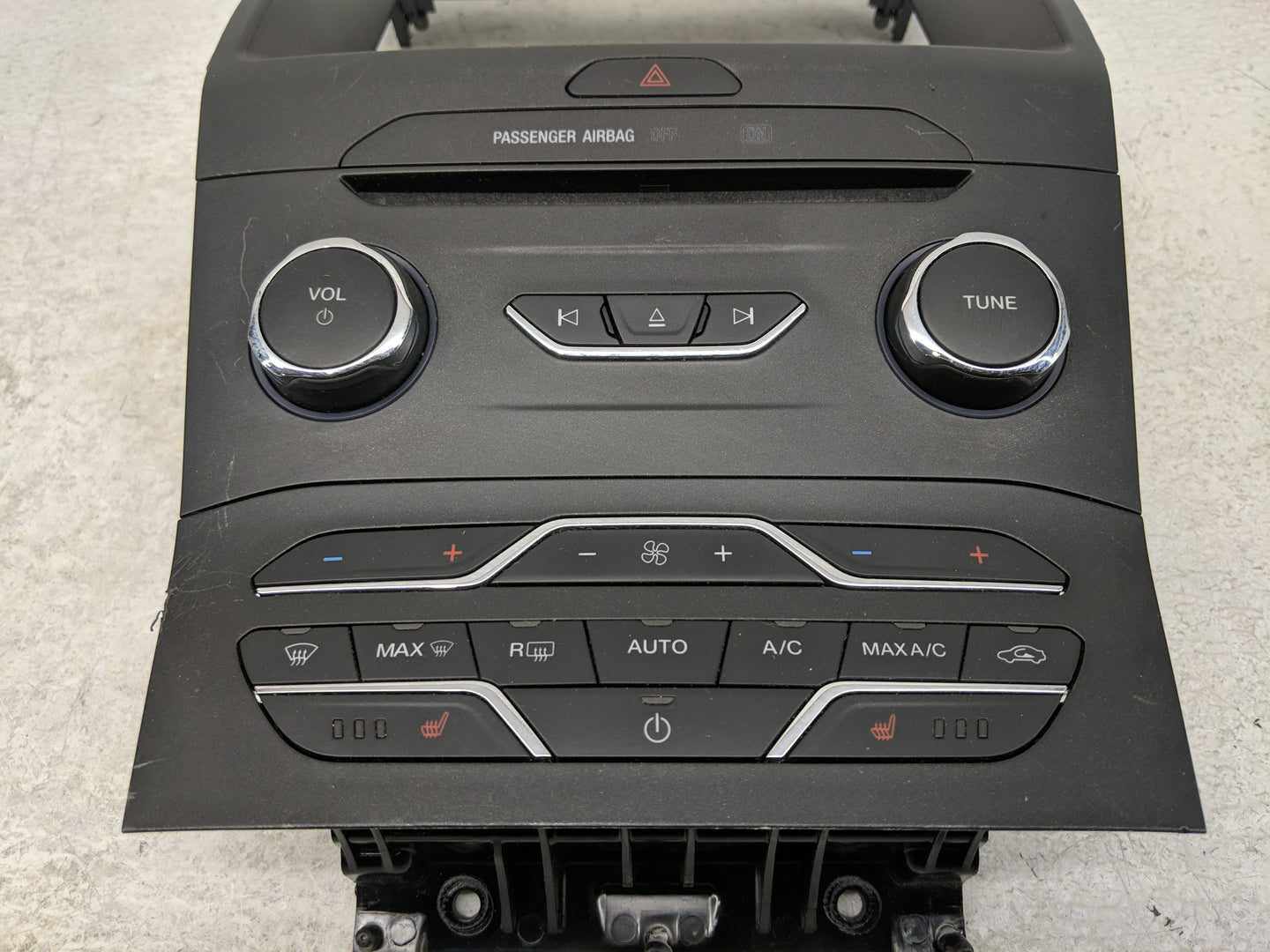 2015-2018 Ford Edge Radio AM FM Cd Player Receiver Replacement P/N:FT4T-18E245-BK Fits Fits 2015 2016 2017 2018 OEM Used Aut