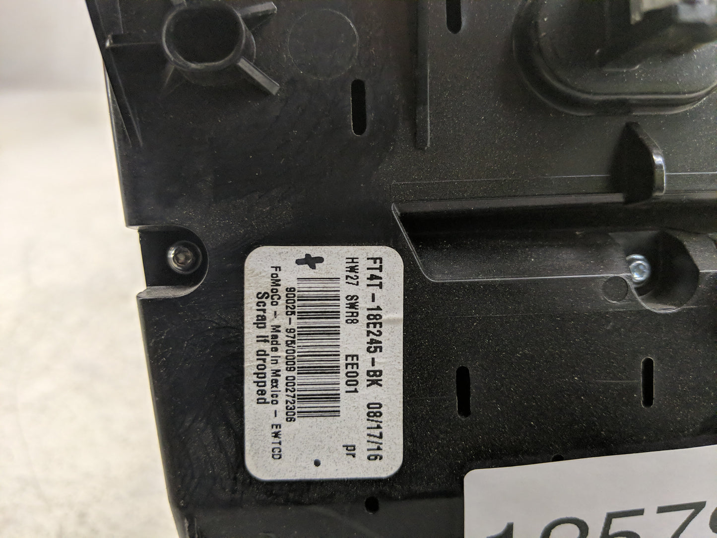 2015-2018 Ford Edge Radio AM FM Cd Player Receiver Replacement P/N:FT4T-18E245-BK Fits Fits 2015 2016 2017 2018 OEM Used Aut