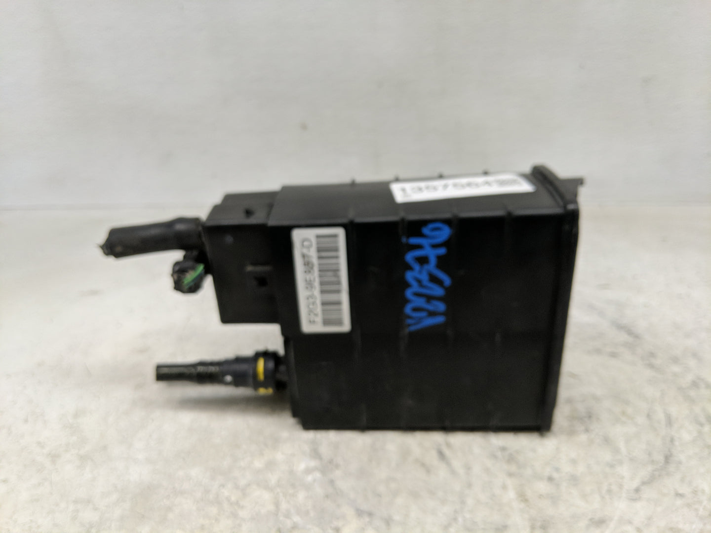 2016 Ford Edge Fuel Vapor Charcoal Canister 1357564 - Oemusedautoparts1.com
