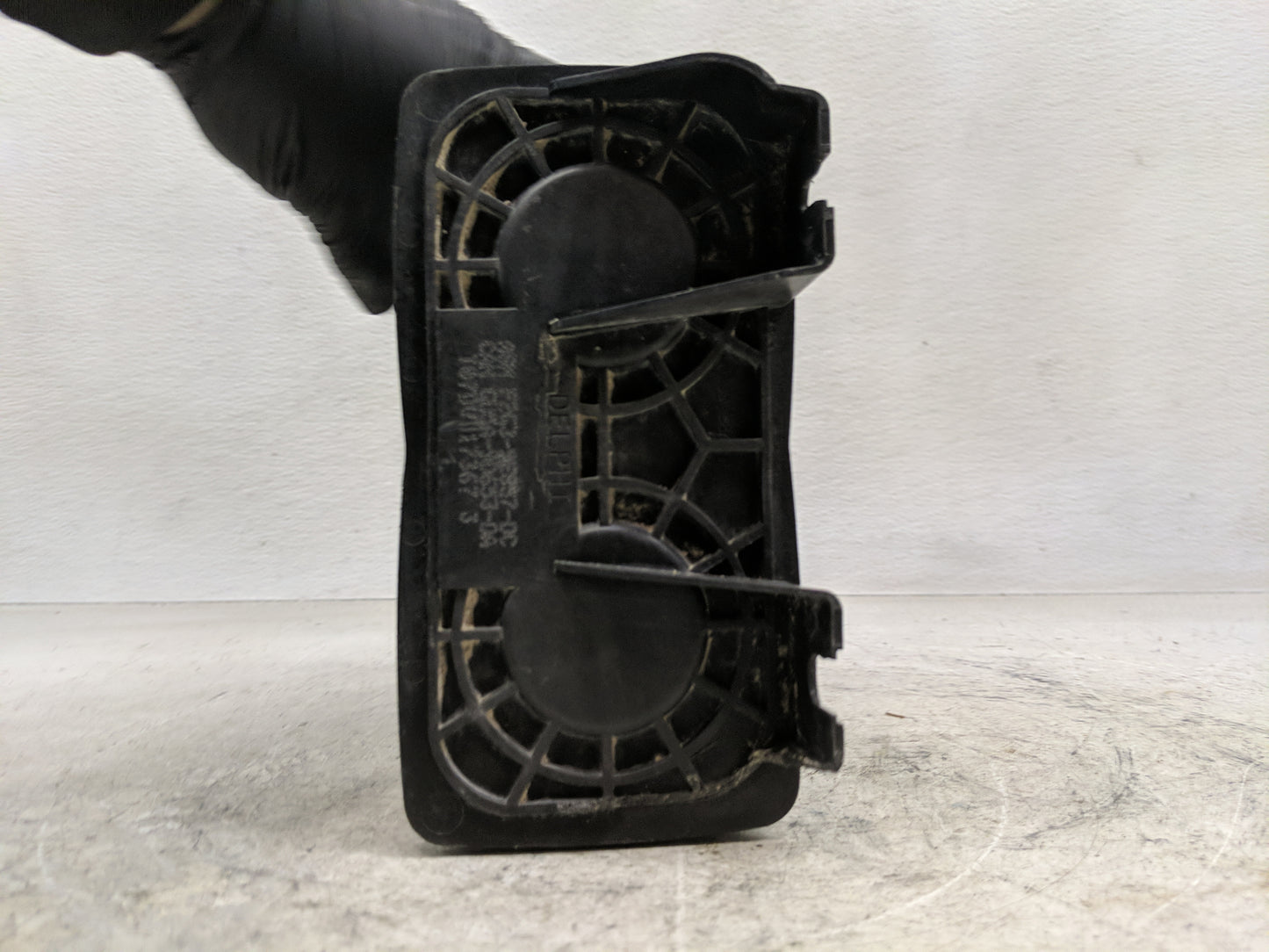 2016 Ford Edge Fuel Vapor Charcoal Canister 1357564 - Oemusedautoparts1.com