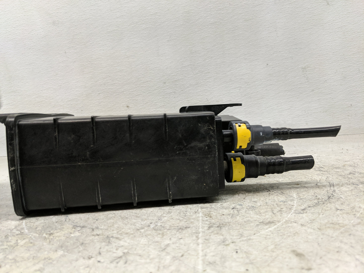 2016 Ford Edge Fuel Vapor Charcoal Canister 1357564 - Oemusedautoparts1.com