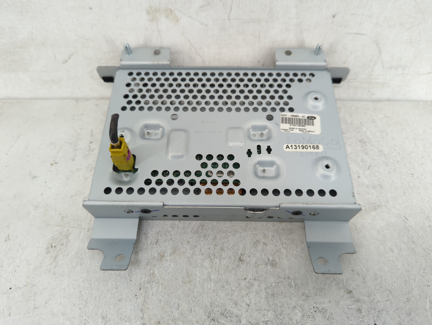 2016 Ford Edge Radio AM FM Cd Player Receiver Replacement P/N:G2GT-18B955-SC Fits Fits 2005 2006 2007 OEM Used Auto Parts - 