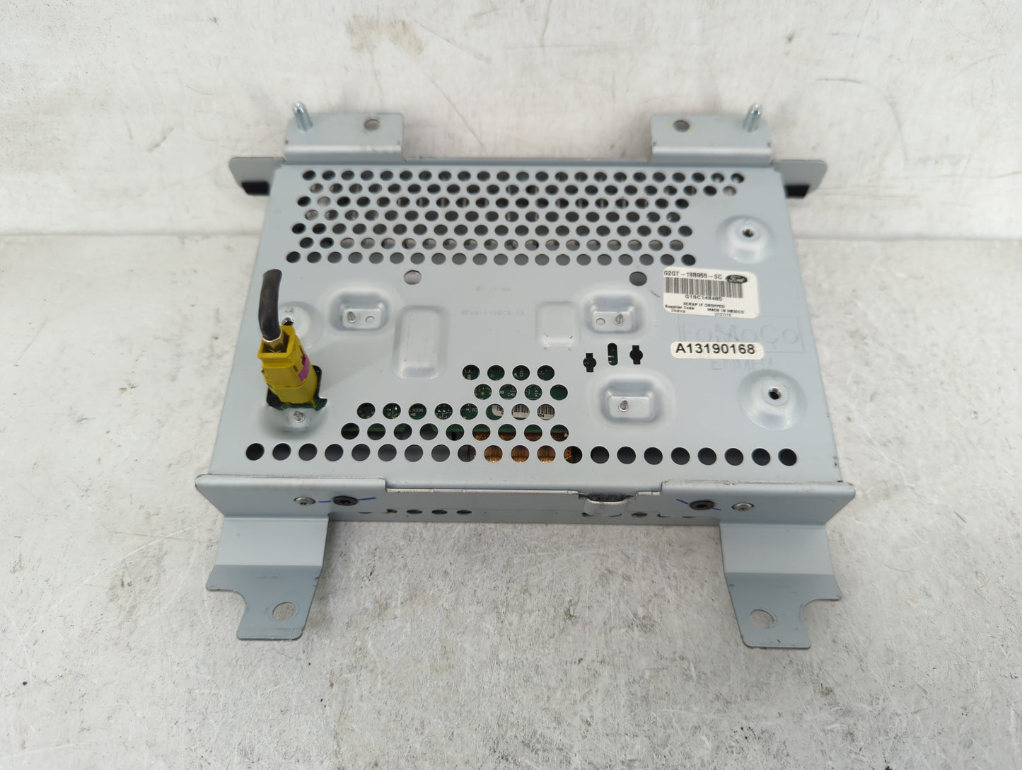2016 Ford Edge Radio AM FM Cd Player Receiver Replacement P/N:G2GT-18B955-SC Fits Fits 2005 2006 2007 OEM Used Auto Parts - 