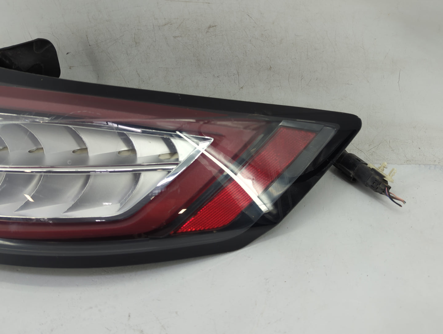 2015-2018 Ford Edge Tail Light Assembly Passenger Right OEM Fits Fits 2015 2016 2017 2018 OEM Used Auto Parts - Oemusedautop