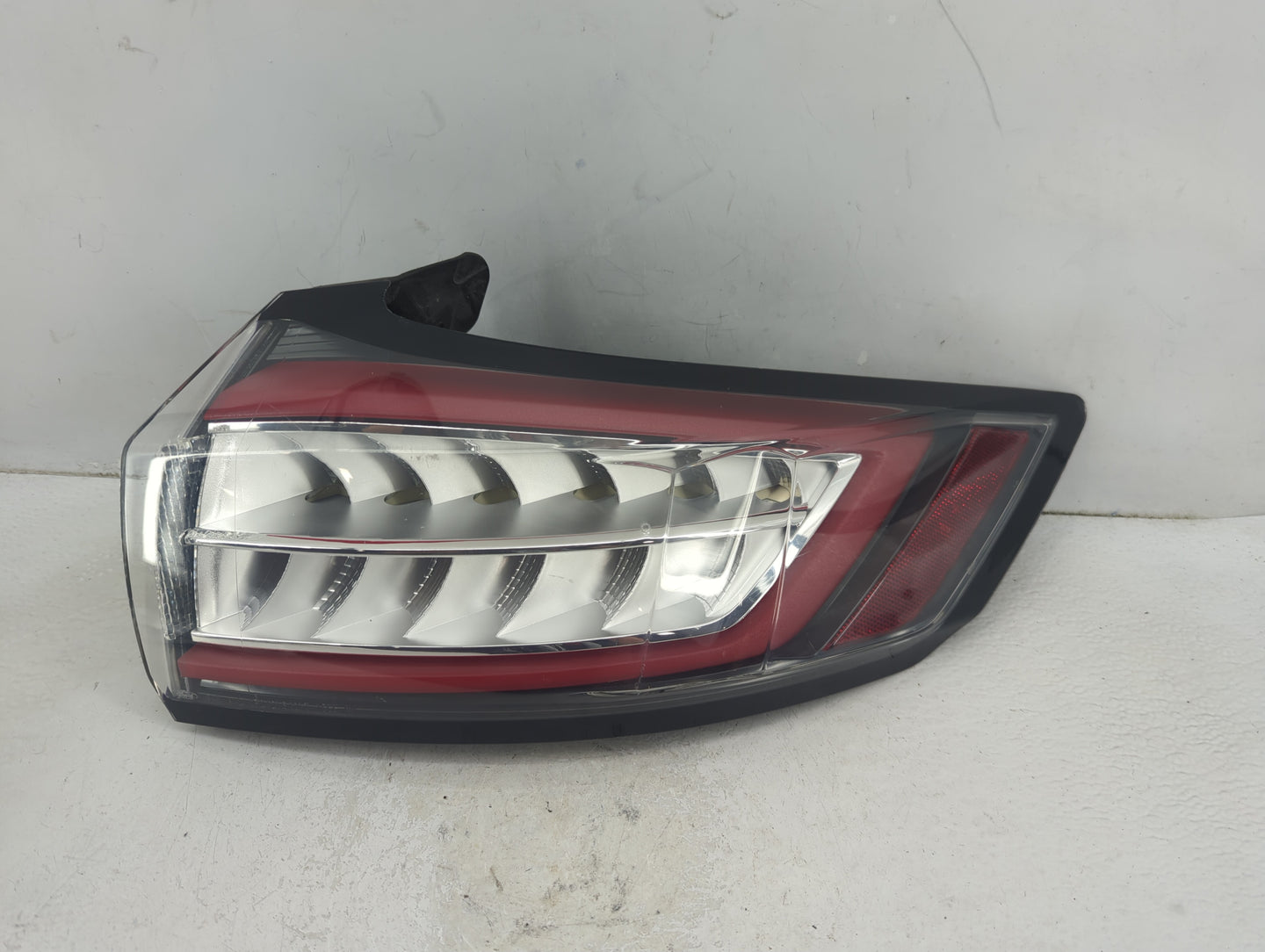 2015-2018 Ford Edge Tail Light Assembly Passenger Right OEM P/N:FT4B-13404-D FT4B-13404-C Fits Fits 2015 2016 2017 2018 OEM 