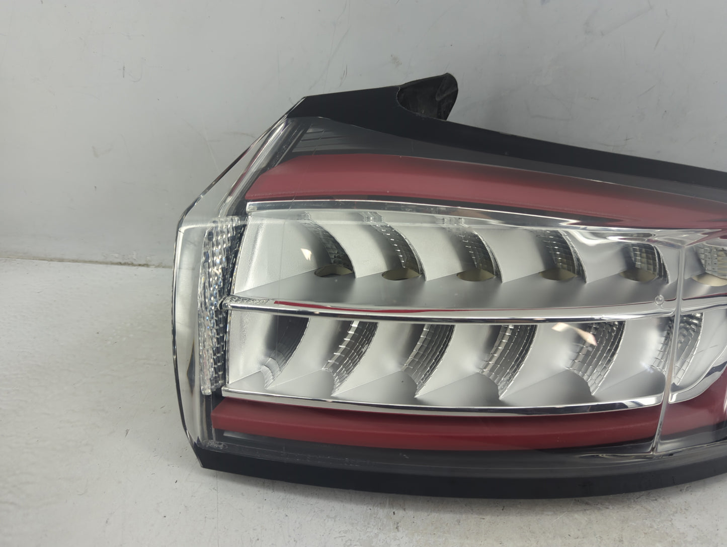 2015-2018 Ford Edge Tail Light Assembly Passenger Right OEM P/N:FT4B-13404-D FT4B-13404-C Fits Fits 2015 2016 2017 2018 OEM 