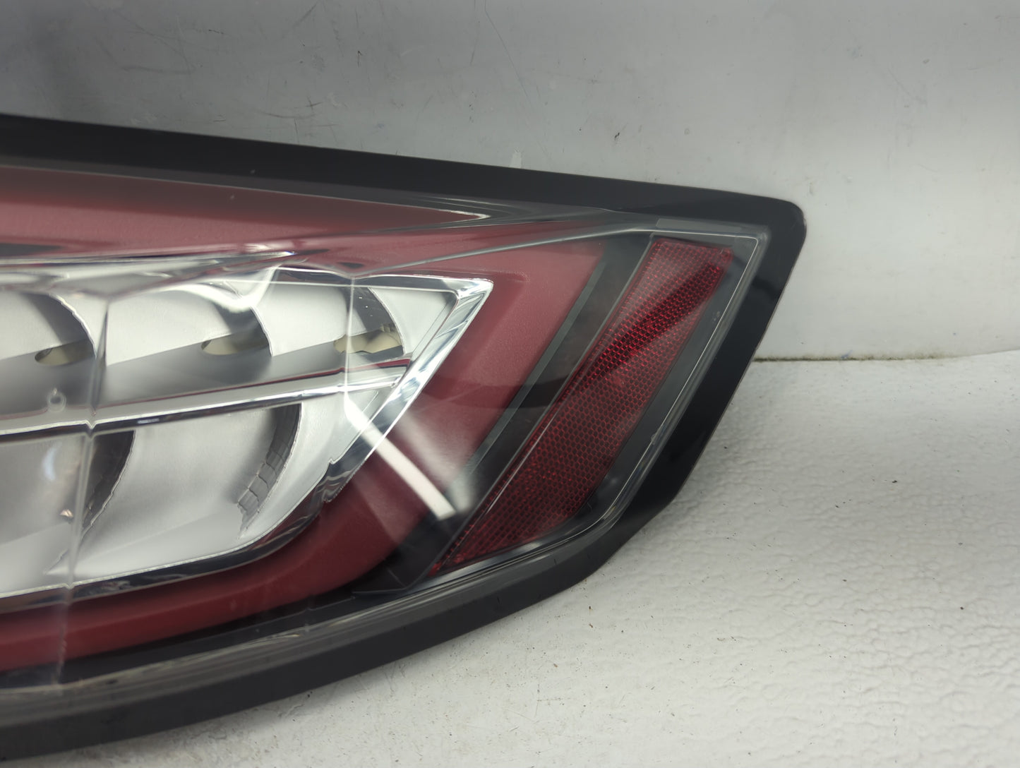 2015-2018 Ford Edge Tail Light Assembly Passenger Right OEM P/N:FT4B-13404-D FT4B-13404-C Fits Fits 2015 2016 2017 2018 OEM 
