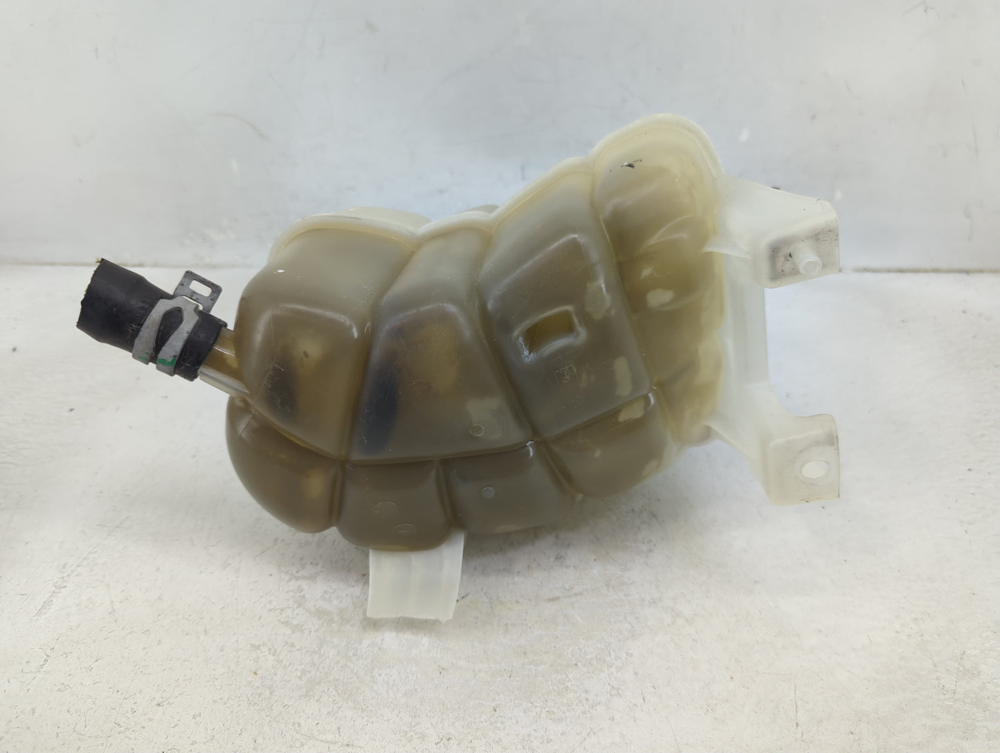 2015-2020 Ford Edge Radiator Coolant Overflow Expansion Tank Bottle 1389872 - Oemusedautoparts1.com