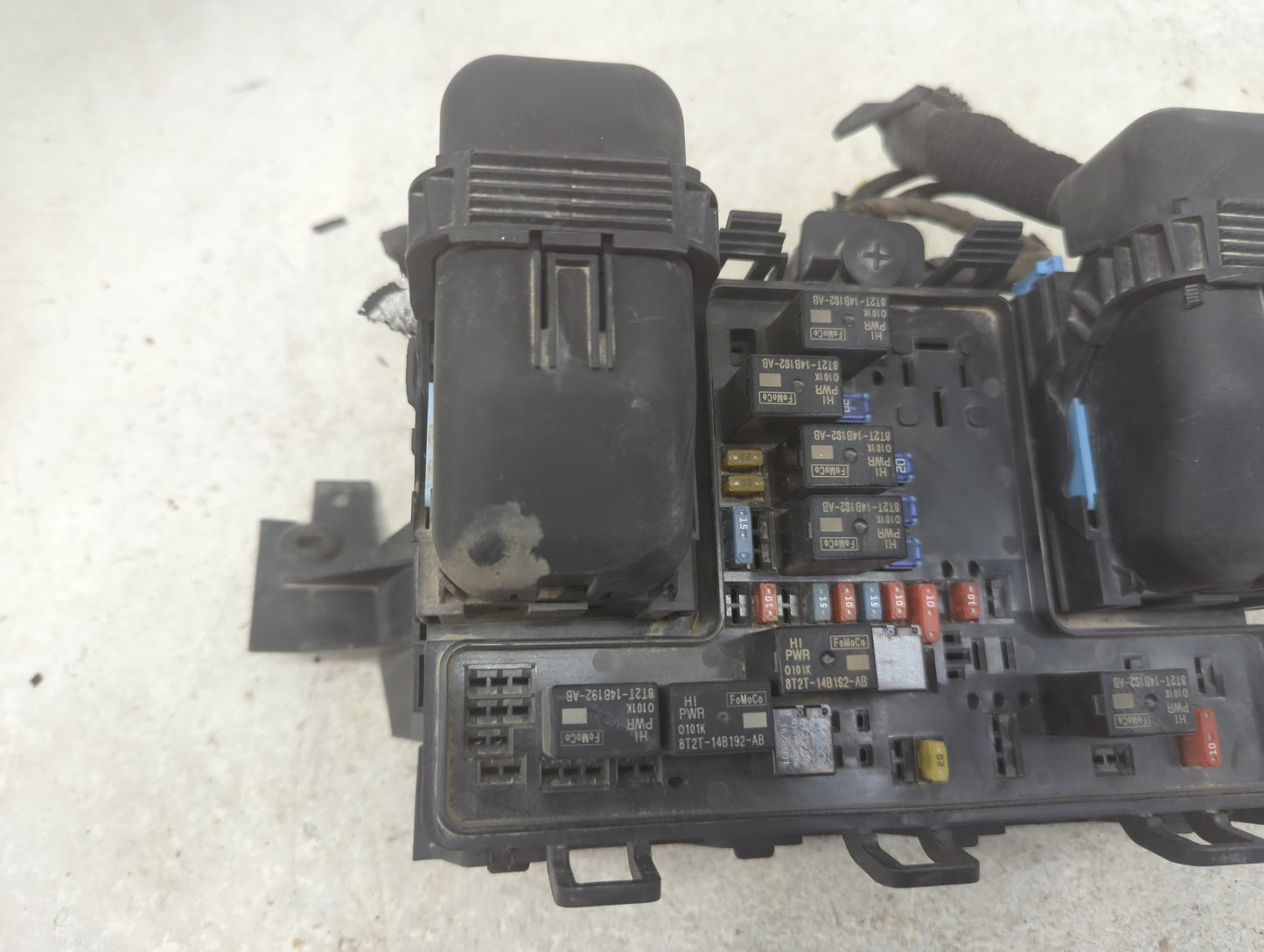 2015-2018 Ford Edge Fusebox Fuse Box Panel Relay Module P/N:G2GT14A075AA Fits Fits 2015 2016 2017 2018 OEM Used Auto Parts -