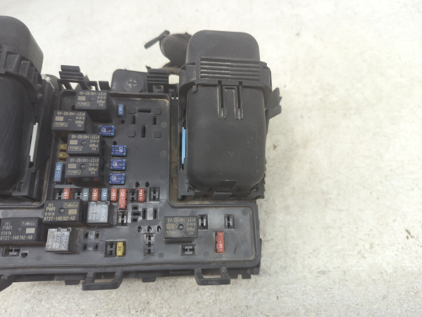2015-2018 Ford Edge Fusebox Fuse Box Panel Relay Module P/N:G2GT14A075AA Fits Fits 2015 2016 2017 2018 OEM Used Auto Parts -