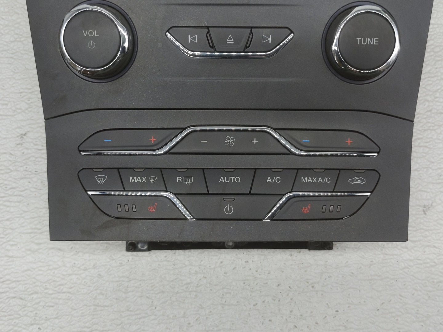 2015-2018 Ford Edge Radio Control Panel - Oemusedautoparts1.com