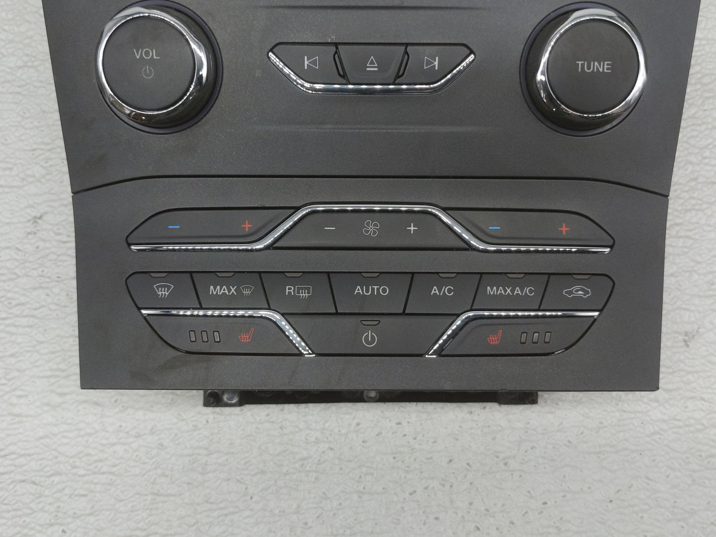 2015-2018 Ford Edge Radio Control Panel - Oemusedautoparts1.com