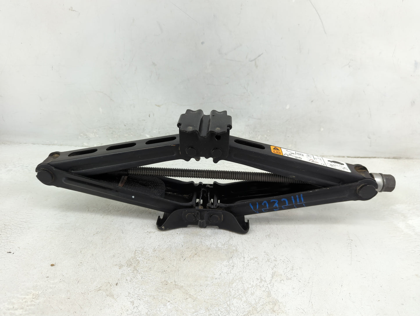 2016 Ford Edge Spare Scissor Car Jack - Oemusedautoparts1.com