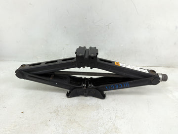 2016 Ford Edge Spare Scissor Car Jack - Oemusedautoparts1.com