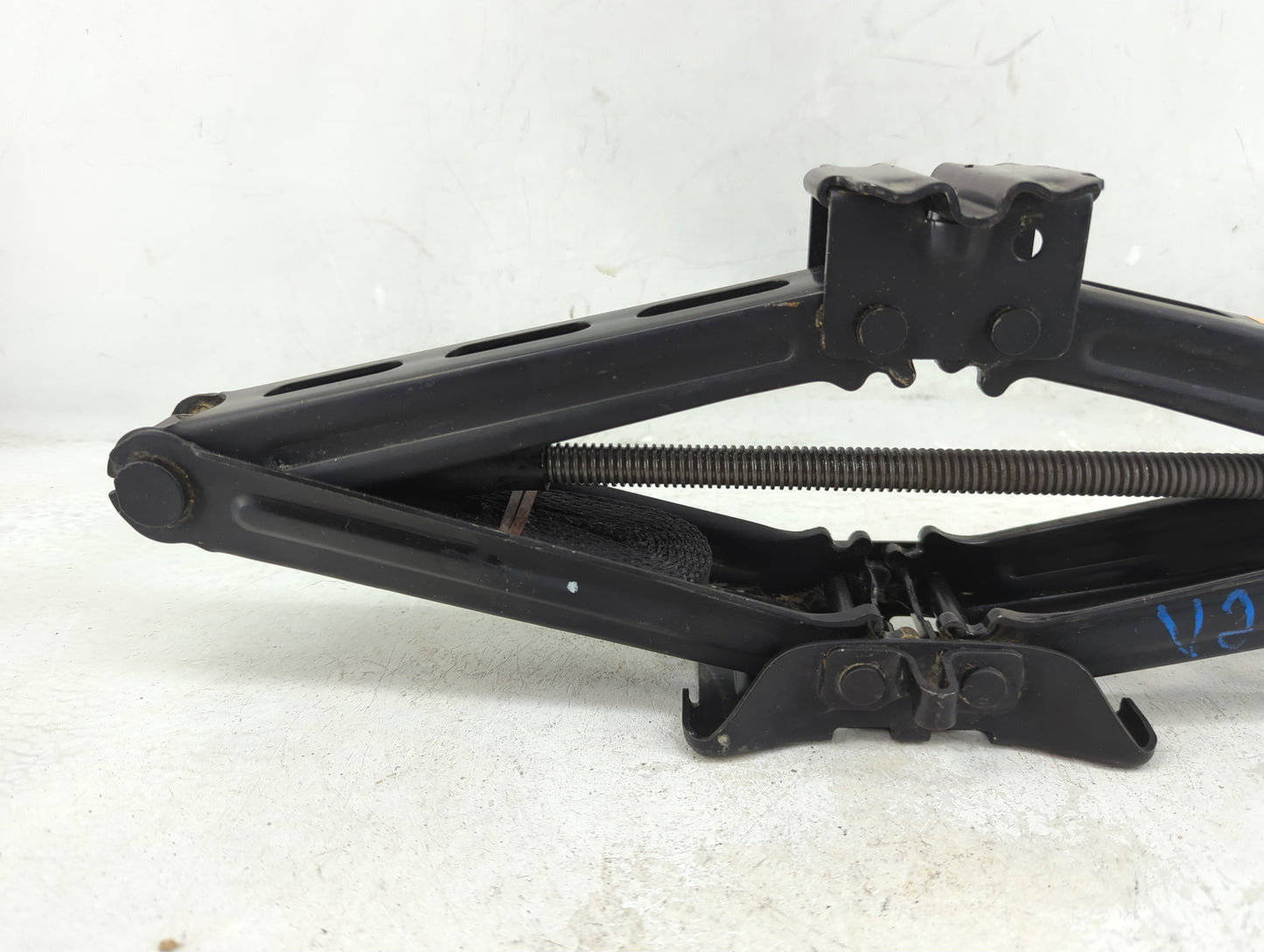 2016 Ford Edge Spare Scissor Car Jack - Oemusedautoparts1.com