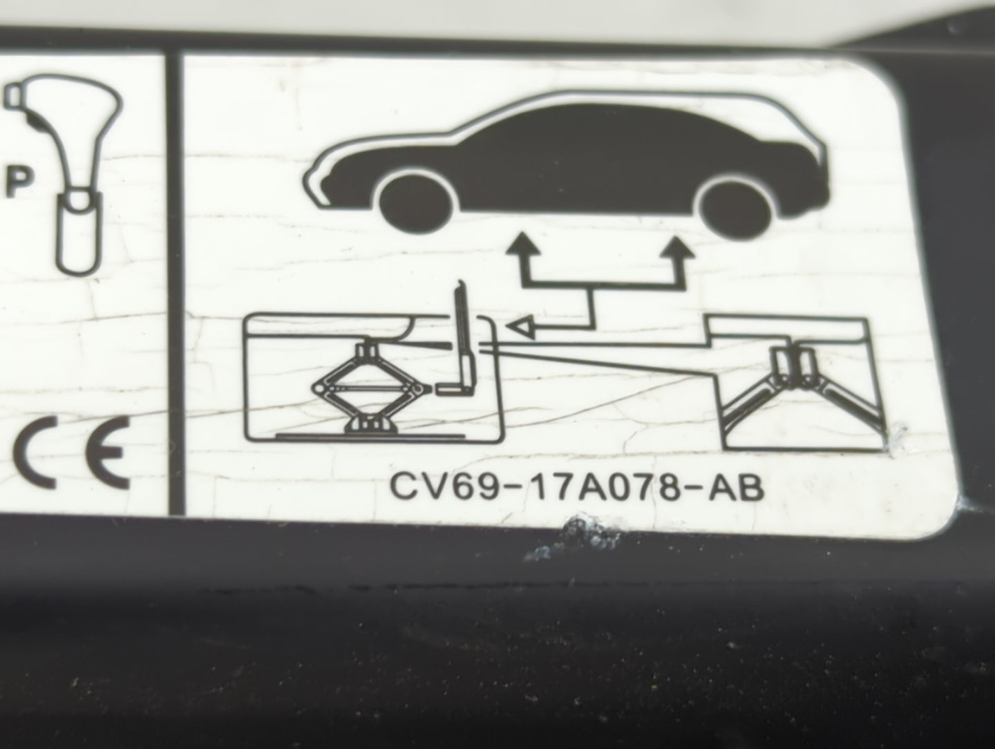 2016 Ford Edge Spare Scissor Car Jack - Oemusedautoparts1.com
