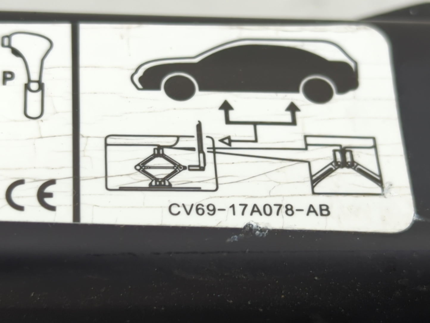 2016 Ford Edge Spare Scissor Car Jack - Oemusedautoparts1.com