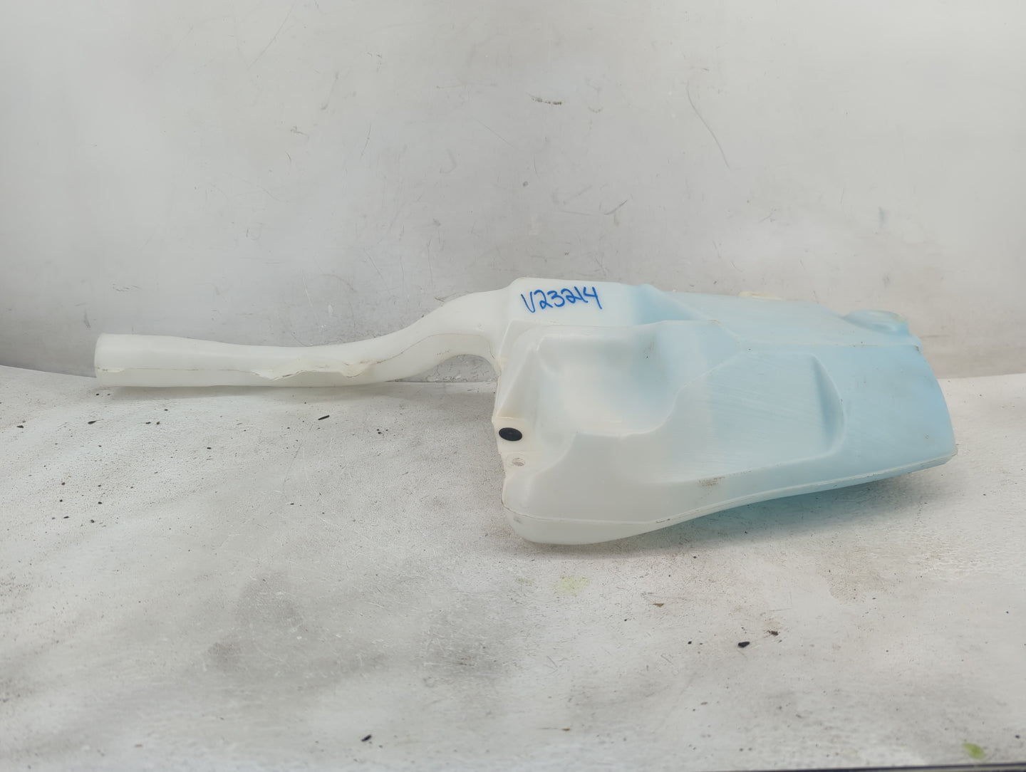 2016-2020 Ford Edge Windshield Washer Fluid Reservoir Bottle Oem - Oemusedautoparts1.com